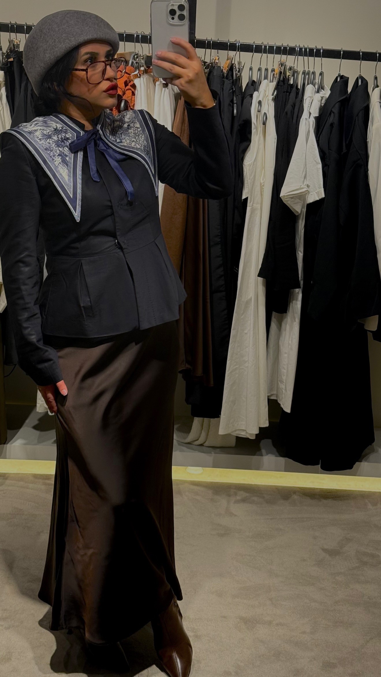 Kahverengi Saten Etek